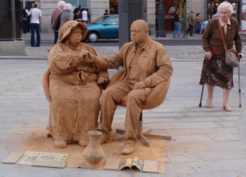 Mud People in Madrid - click here to se San Francisco's version      photo by gptonk